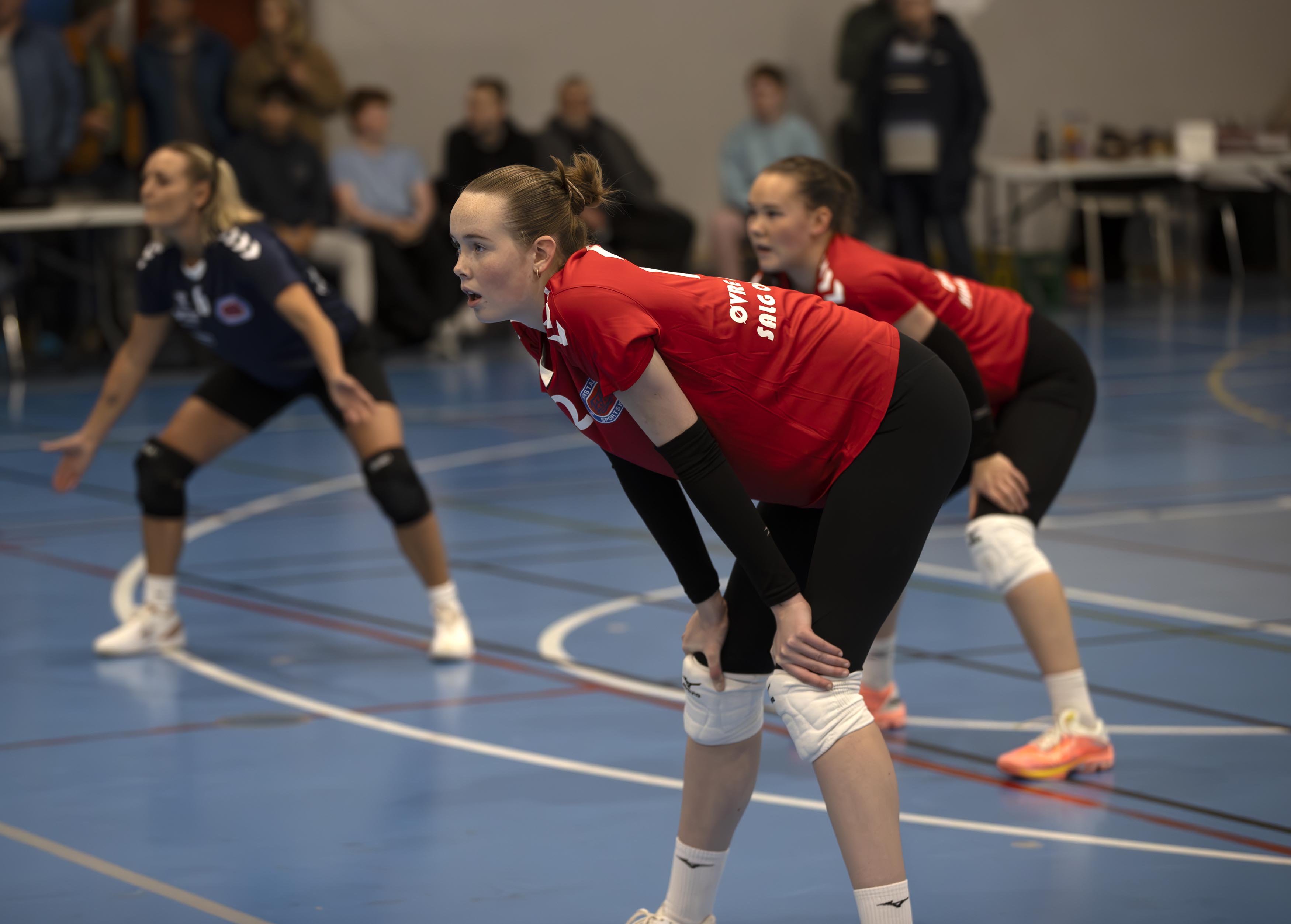 14 år gamle Stine Finholth spilte en meget god kamp mot Skjetten 14 år gamle Stine Finholth spilte en meget god kamp mot Skjetten