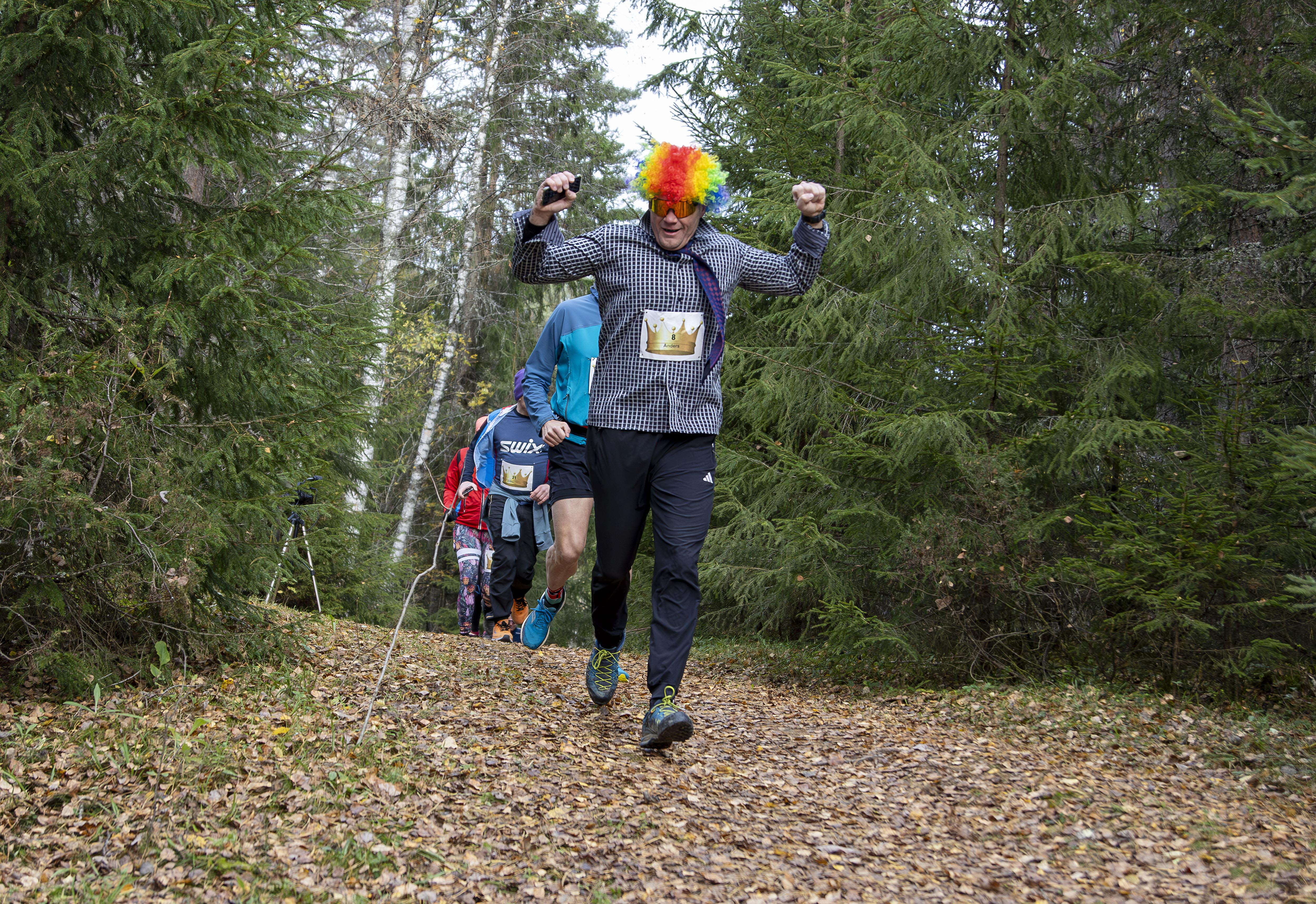 Hertugen passerer en kilometer i fin form Hertugen passerer en kilometer i fin form