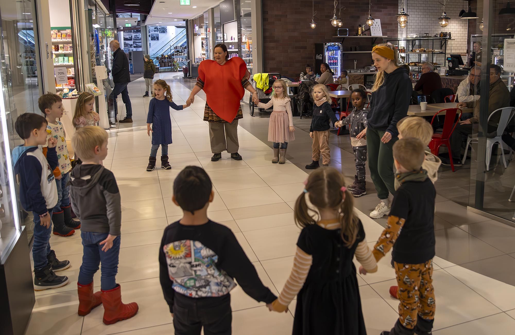 Skolestarterne med viktig budskap på AMFI