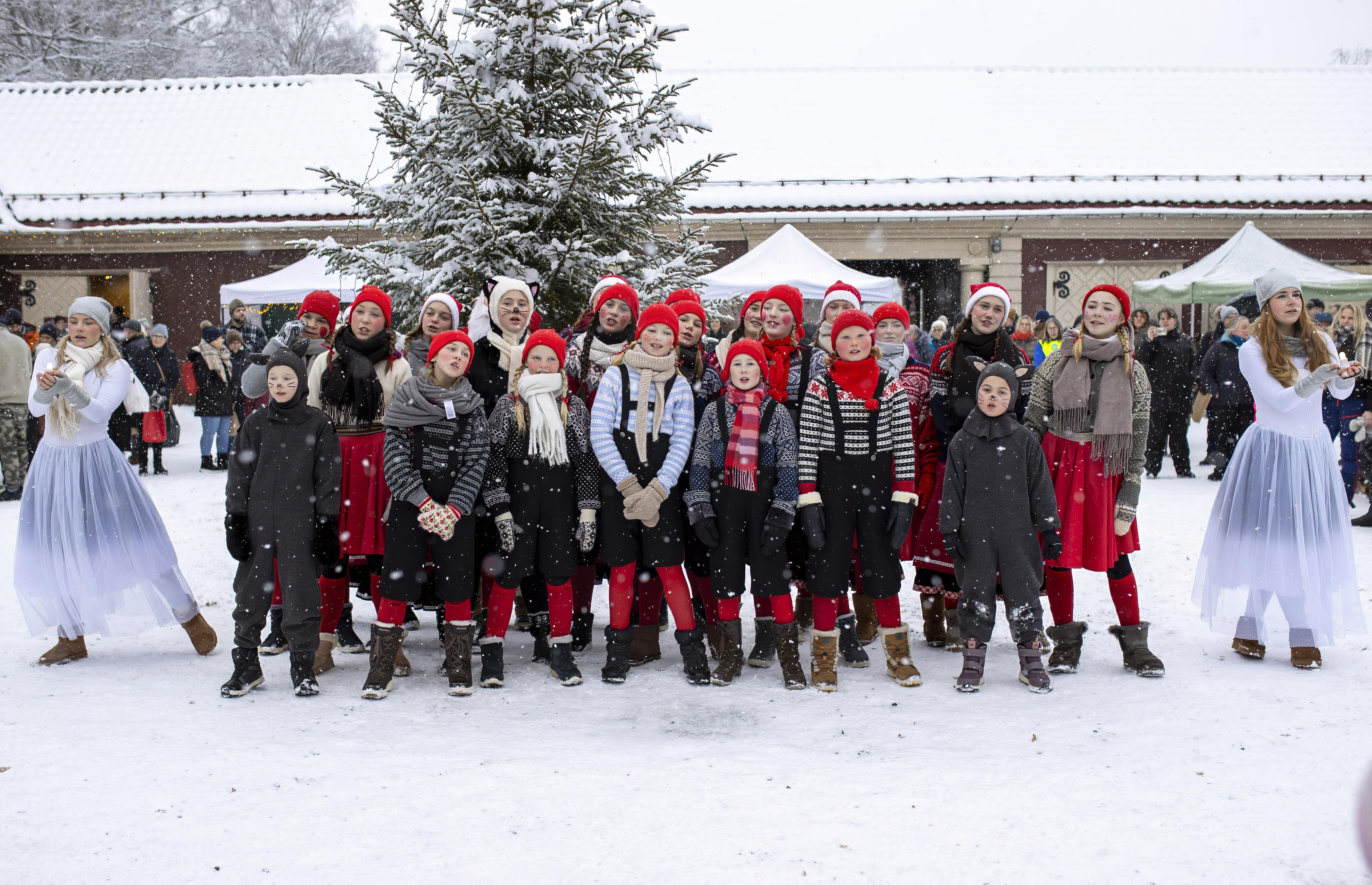 Eidsvoll Ballettsenter på Stallgårdens Julemarked 9. desember