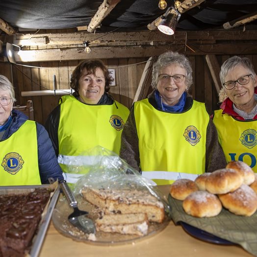 586 dugnadstimer ga 80.000 i kassa