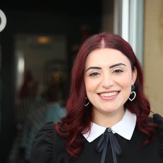 Klipper hår så busta fyker på Råholt