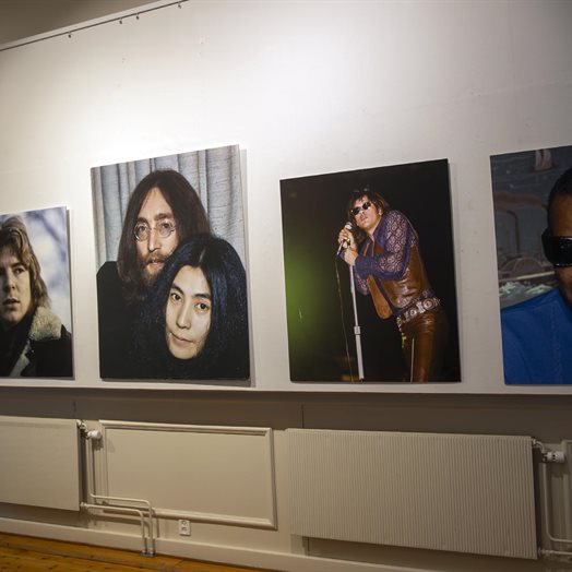 Han er landets første professor i fotografi: - Det første bildet jeg solgte var til Arne Ekeland