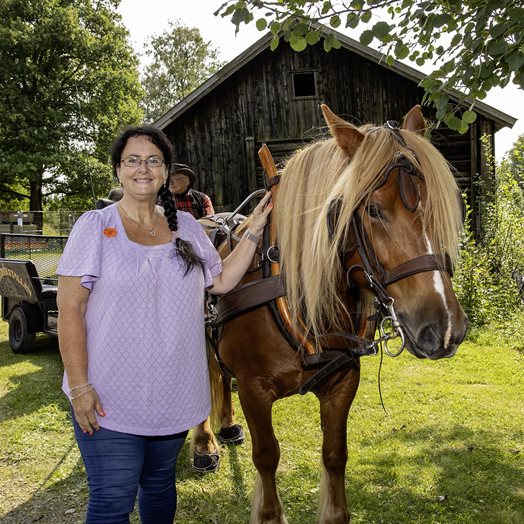 Folksomt på Bygdetunet: - Det er faktisk første gang jeg er her