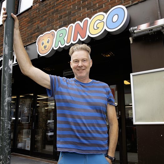 Flytter 50 meter: -  Vi skal ikke legge ned!