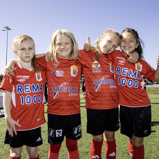 Fotballfest på stadio’n: - Hvordan er det vi skal juble?