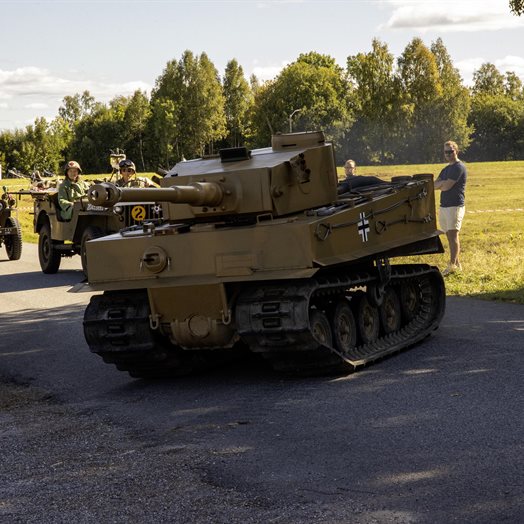 Panserfest i sommersol: - Det kan ikke bli bedre