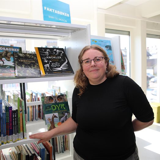 Guro har tatt til seg kunnskap hele livet - nå jobber hun for å formidle den til alle