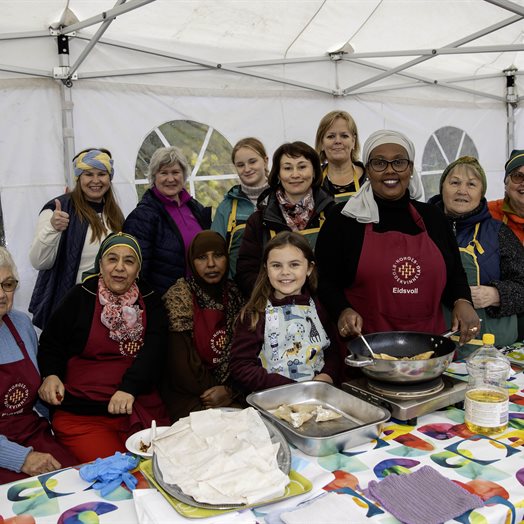 Internasjonalt på Bygdetunet: - Her kan du få både Borsj, Samosa og Blodklubb!