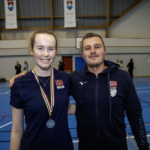 Stine (15) er landslagskaptein: - Det er en investering for fremtiden