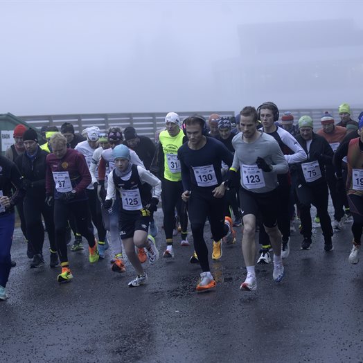 Vinterkarusell på sommerføre: - Det er bare godt å ha det litt vondt