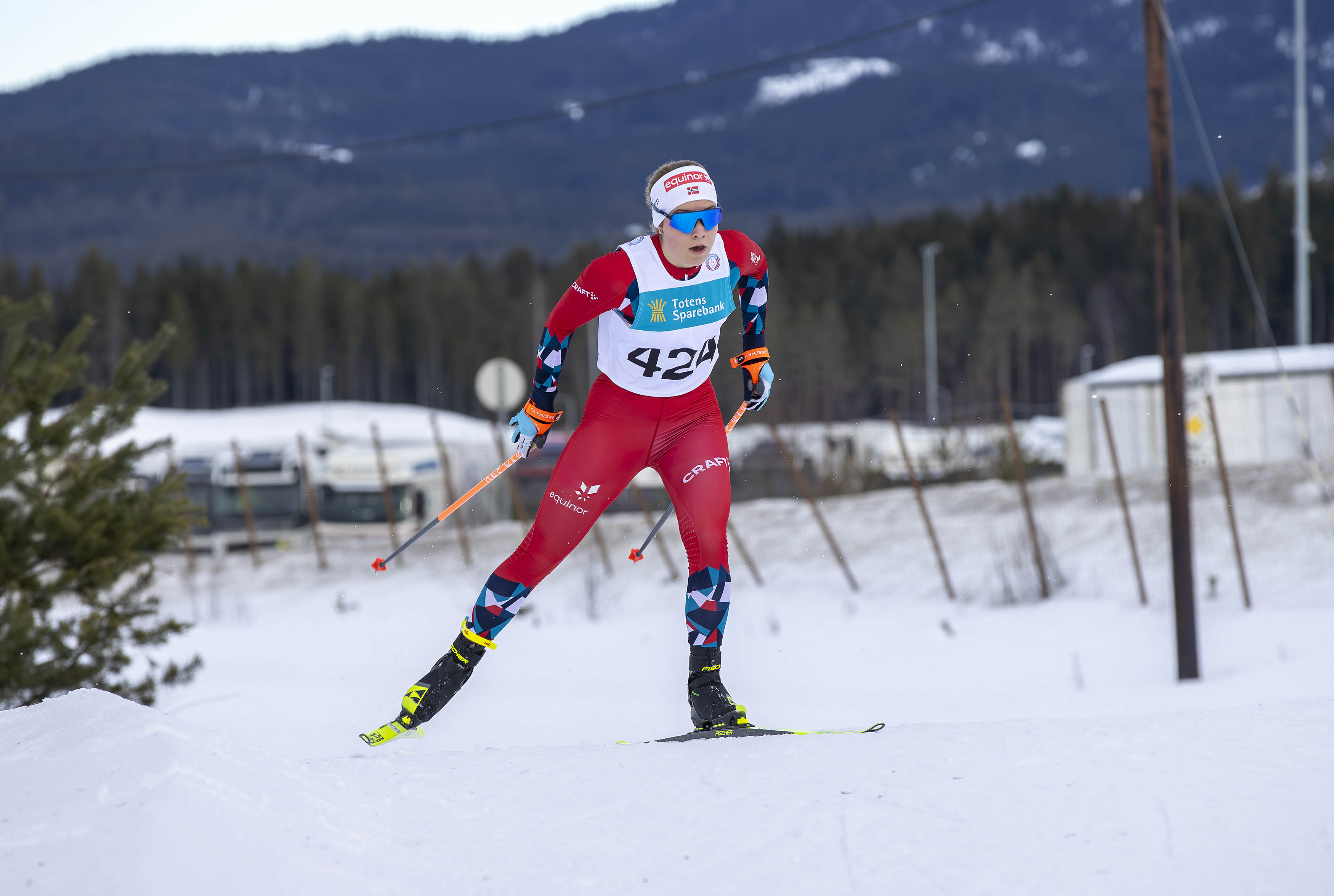 Julie Hammer fra Eidsvold Værks skiklub vant K 19/20 med tiden 16.17, 30 sekunder foran Aurora Mjøen Grøndalen fra Drøbak Julie Hammer fra Eidsvold Værks skiklub vant K 19/20 med tiden 16.17, 30 sekunder foran Aurora Mjøen Grøndalen fra Drøbak