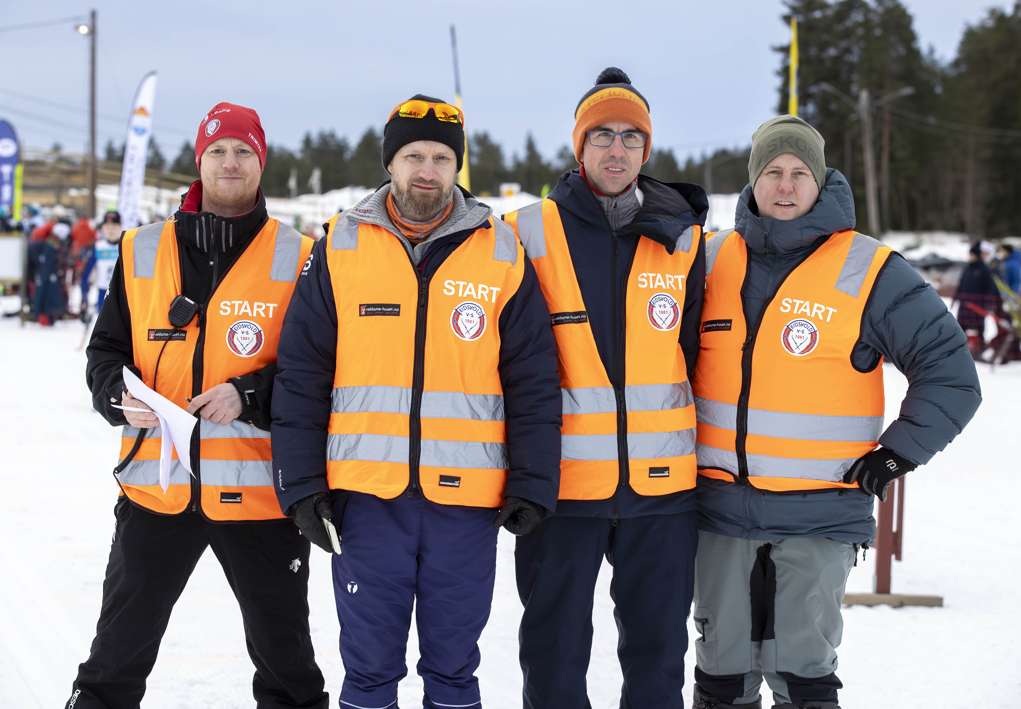 Holdt orden i startområdet. Fra venstre: Tormod Hermansen, Arne Christian Aasbø, Knut Rosseland, og Kjell-Arne Skogby Holdt orden i startområdet. Fra venstre: Tormod Hermansen, Arne Christian Aasbø, Knut Rosseland, og Kjell-Arne Skogby