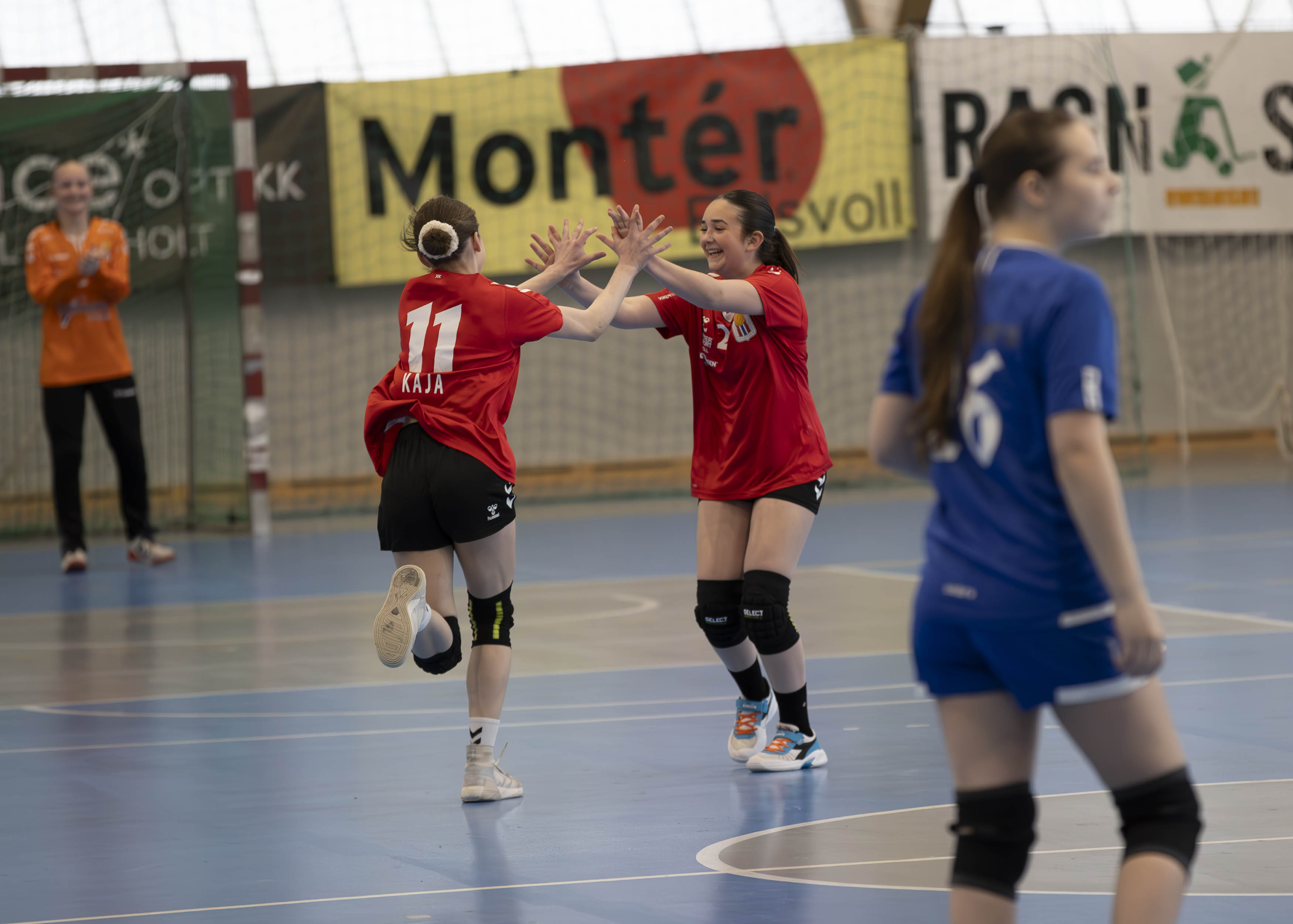 Det ble mye jubel for EIF J12 i Råholthallen søndag Det ble mye jubel for EIF J12 i Råholthallen søndag