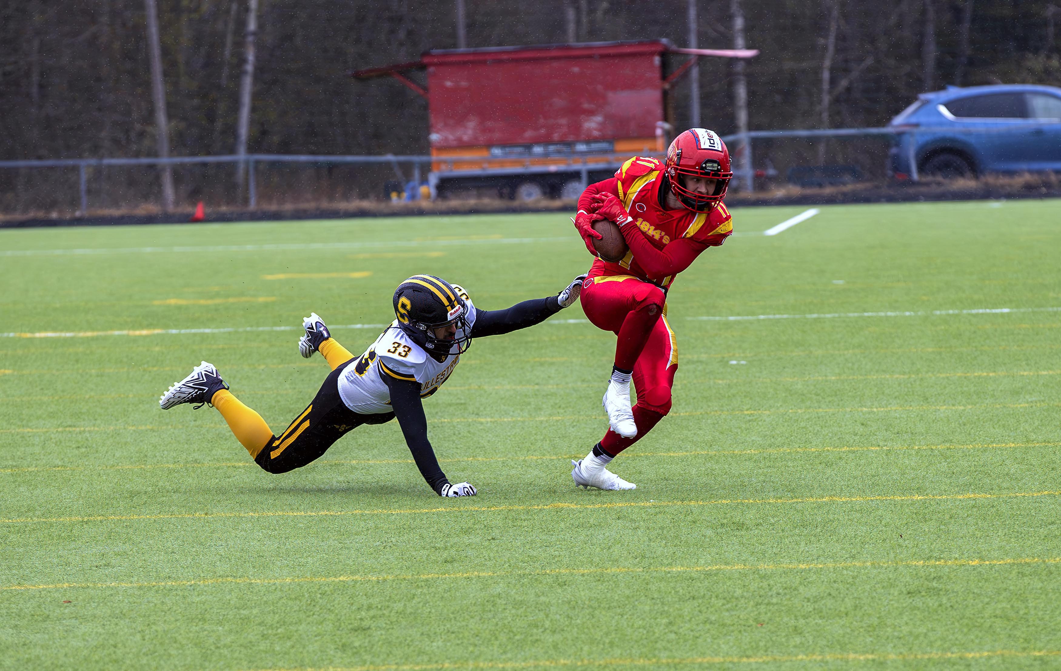 Arne August Skovseth Søgaard river seg løs og løper mot goal-line Arne August Skovseth Søgaard river seg løs og løper mot goal-line