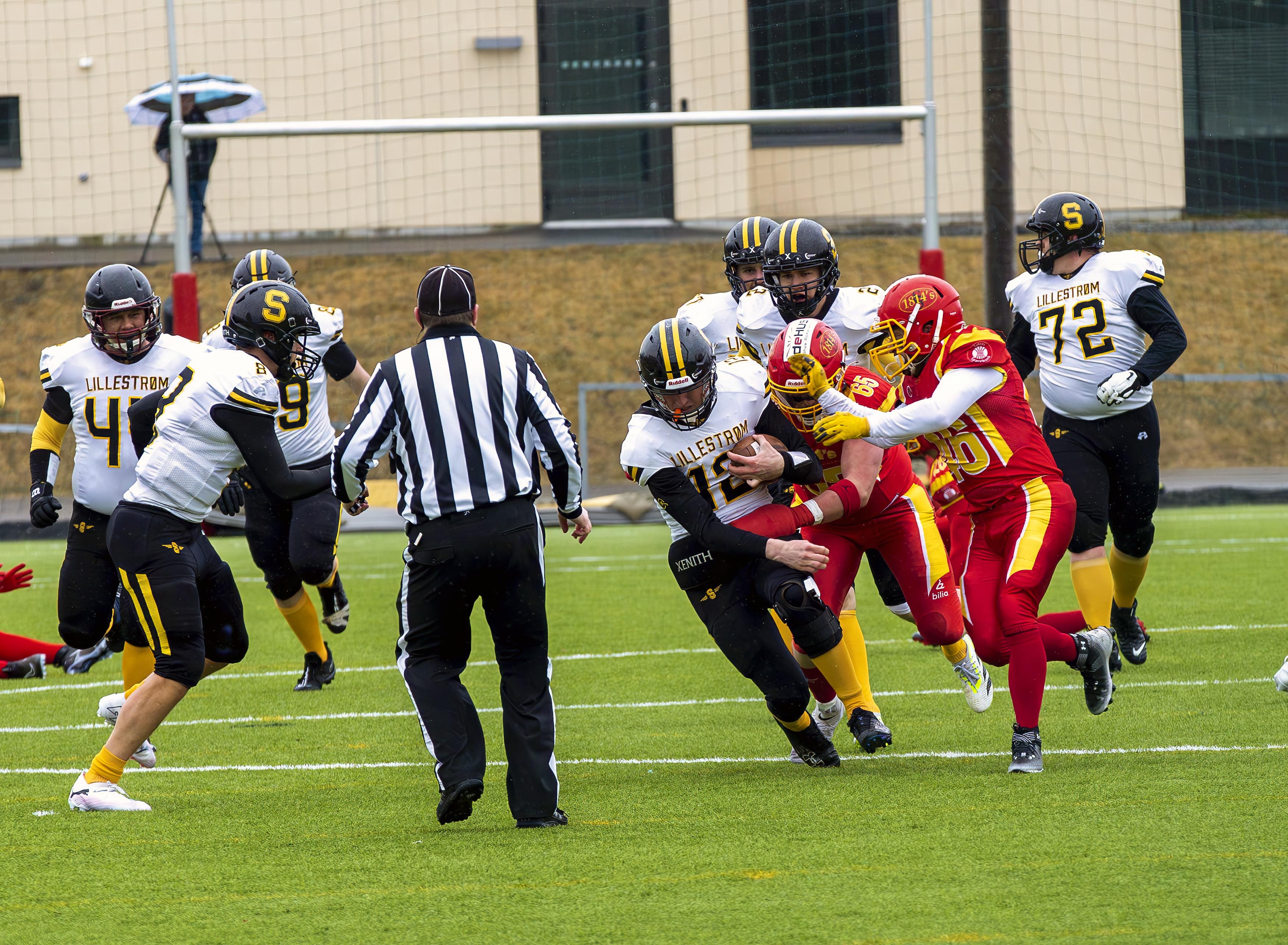 Det er vanskelig å komme løs når forsvaret først har fått tak i deg Det er vanskelig å komme løs når forsvaret først har fått tak i deg