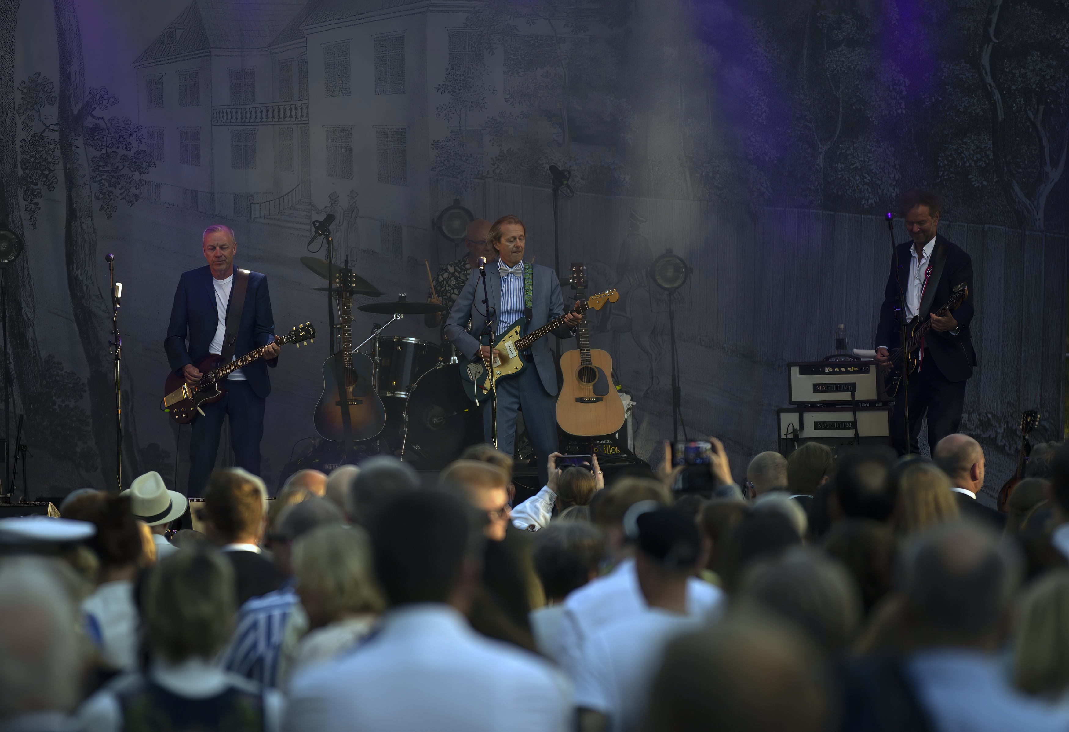 deLillos på scenen 17. mai