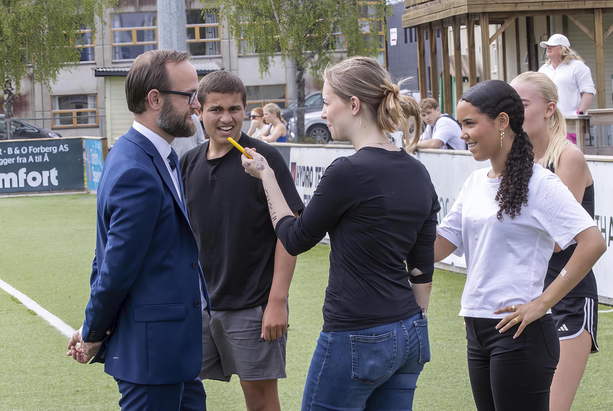 Varaordfører Thomas Jacobsson ble også intervjuet av Tiril Isaksen og Stella Marina Vazquez Flø 