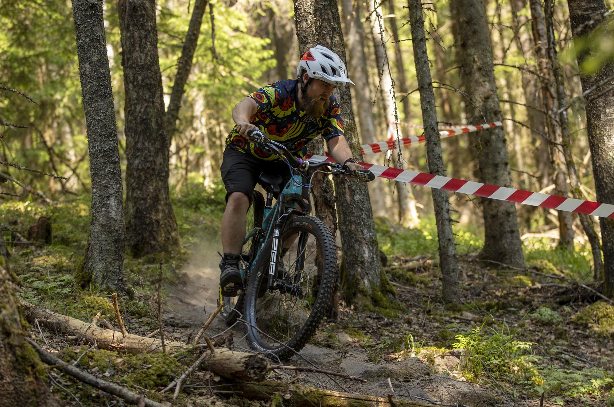 Selveste Michael Overbeck Cook var prøvekjører. 'Mike', som jobber på Interport på Amfi, er en svært erfaren endurosyklist, og 31-åringen har deltatt i mange tøffe ritt de siste 10-12 årene