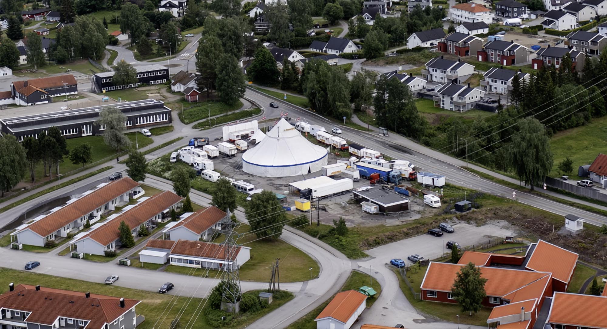Cirkus Arnardo er på plass på Dal