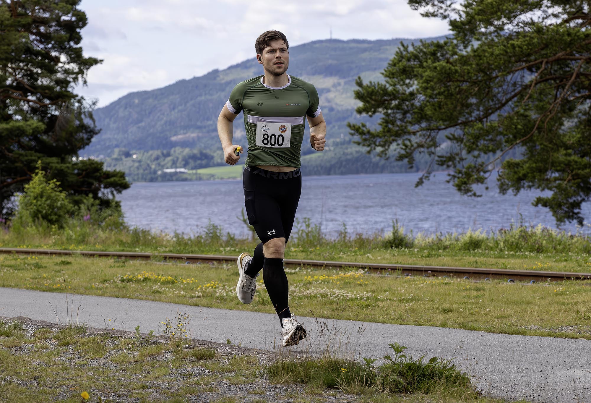 Martin Aasheim Boger fra Langhus passerer Morskogen stasjon i fint driv