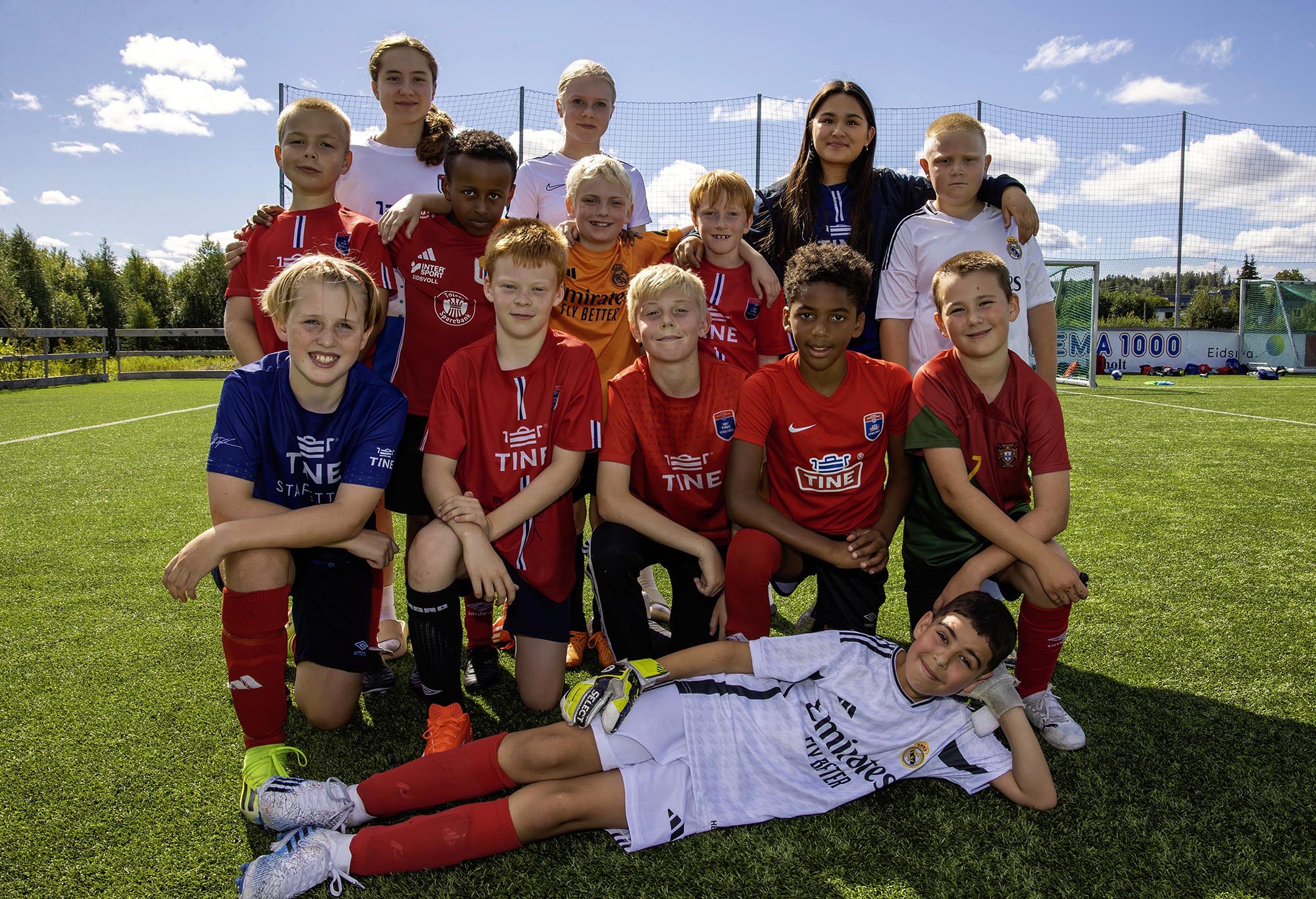 Også denne gjengen har kost seg med sensommerfotball på stadio'n
