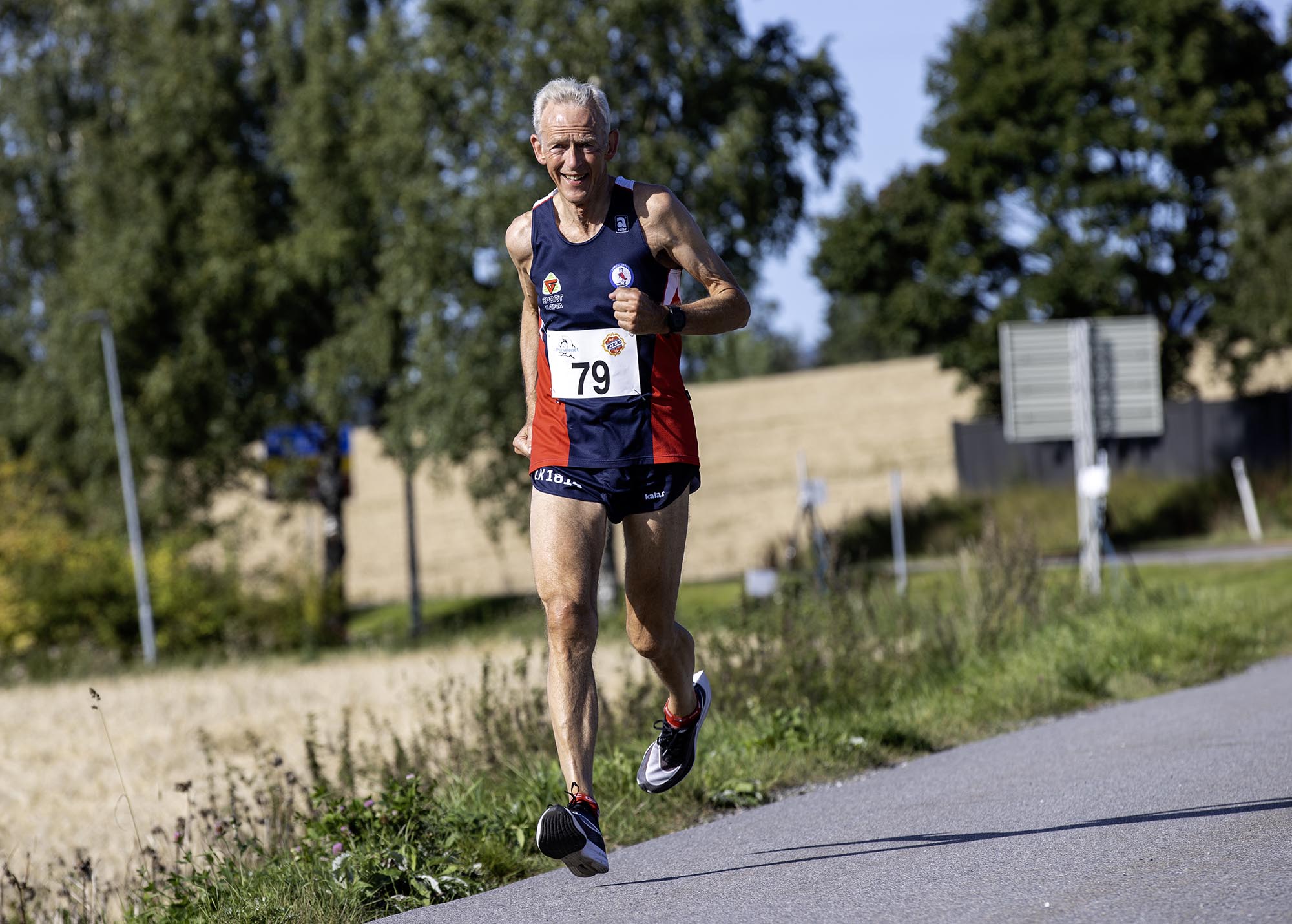 68 år gamle Steinar Skaar fra Løpsklubben 1814 løp halvmaraton på sterke 1.41.51 68 år gamle Steinar Skaar fra Løpsklubben 1814 løp halvmaraton på sterke 1.41.51