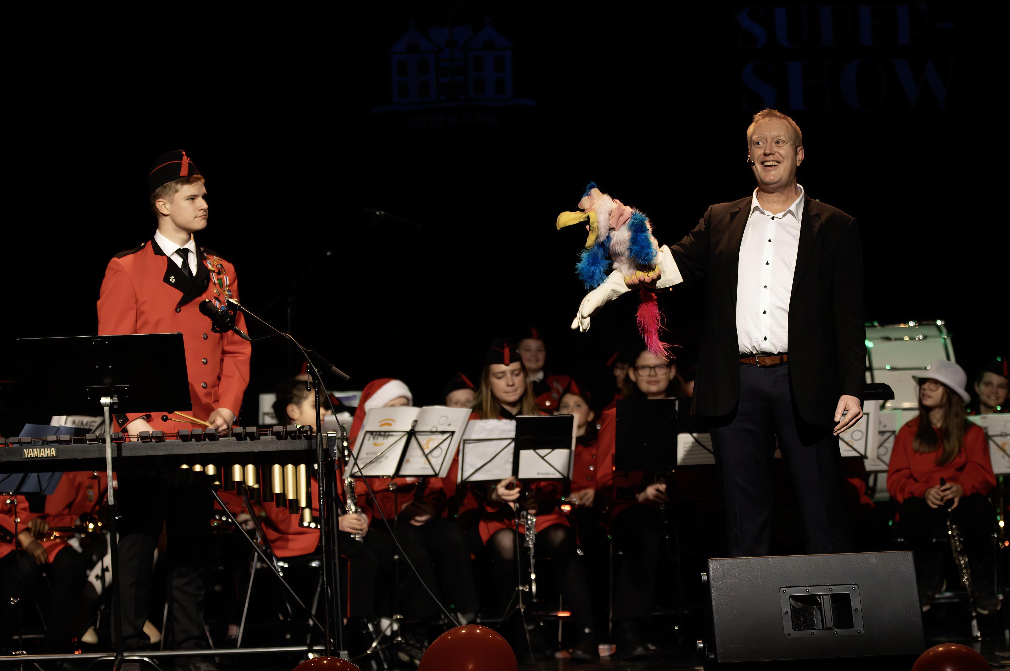 Anton Bergh introduserte Mathias Torgersen Dahlin på sin spesielle måte Anton Bergh introduserte Mathias Torgersen Dahlin på sin spesielle måte