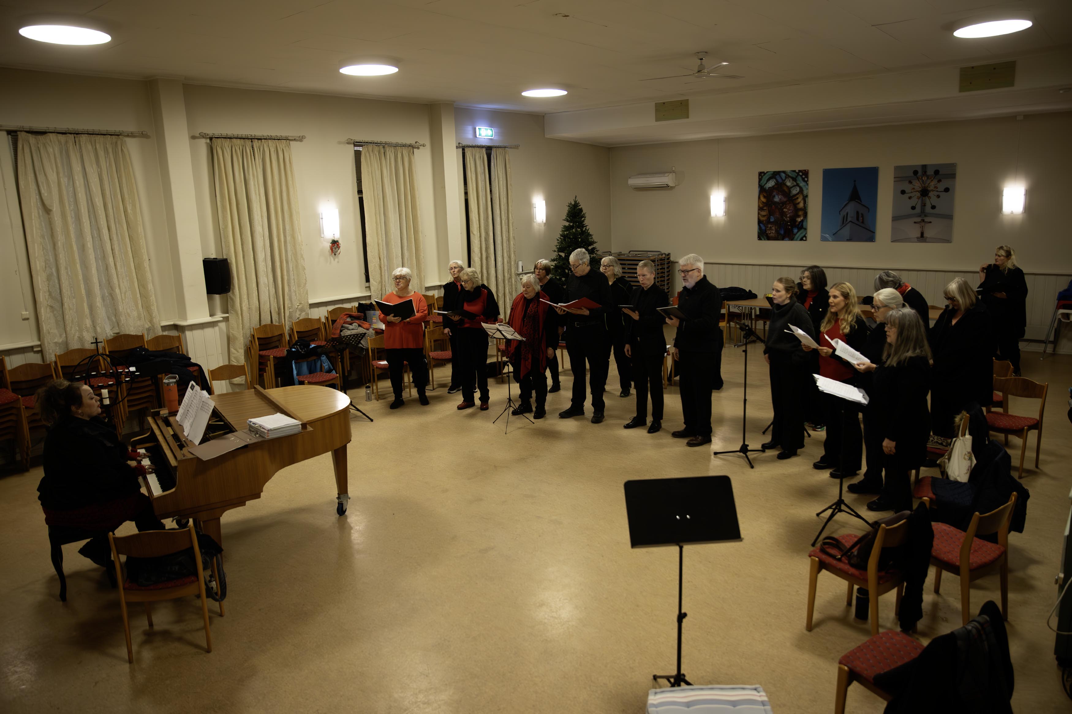 Det øves og øves på Menighetshuset på Råholt