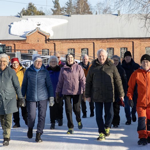 Ut på tur, aldri sur: - Vi går i all slags vær – året rundt