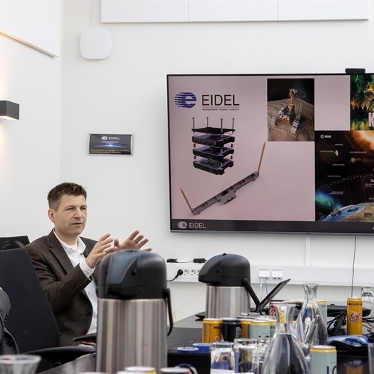 NHO og politikere besøkte EIDEL: - 52 ansatte, sånne som meg, vil aldri fungere