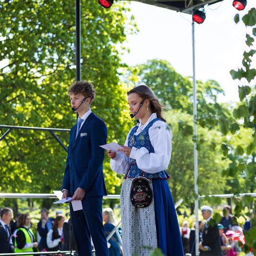 Strålende 17. mai på Tingvoll: - Det må ha vært minst 3000 mennesker her