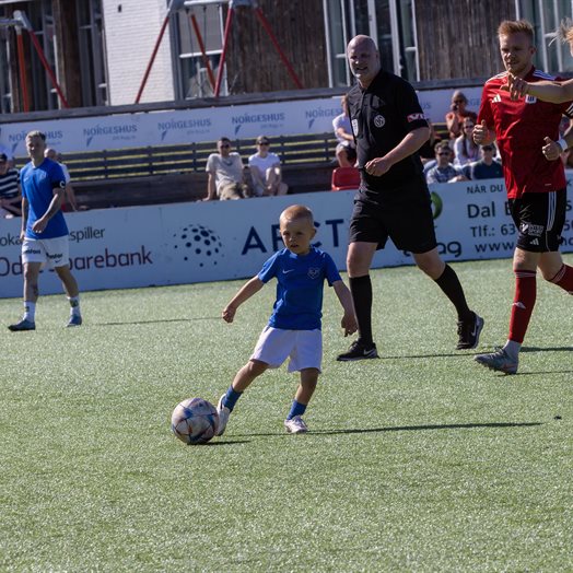 Sander (5) – tidenes yngste målscorer i en seniorkamp