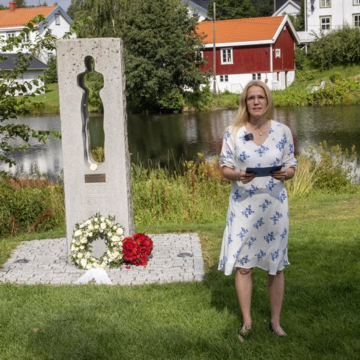 Verdig minnemarkering på Eidsvoll Verk: - Vi må aldri la hatet slå rot i oss