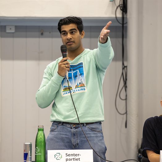 Frisk skoledebatt i Eidsvollhallen: F**k nynorsk, legaliser cannabis og Jonas Gahr Sløse!