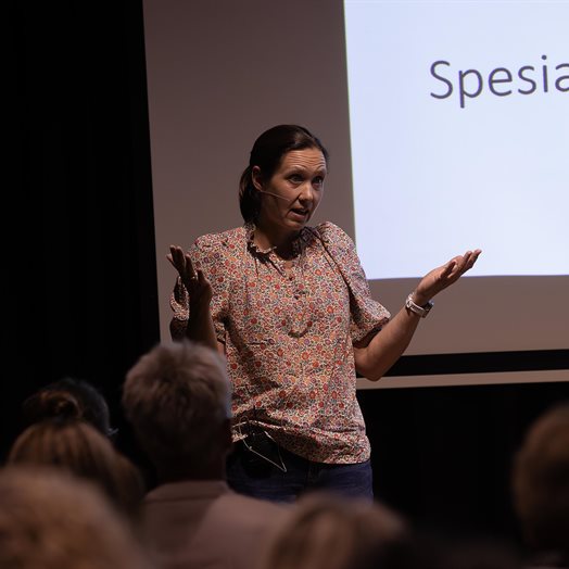 Populært om kvinnehelse: - Å være kvinne kan være som en helsefaglig fulltidsjobb med overtid