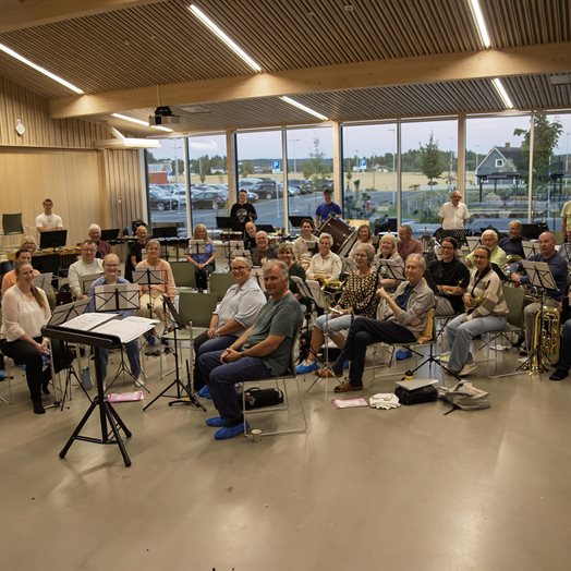 Janitsjar’n på plass på nye Vilberg skole: - Det er litt andre forhold her