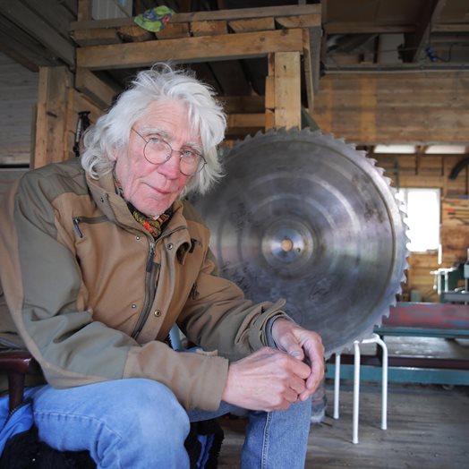 Fra hissige krigssoner til sagflis og storband i Feiring