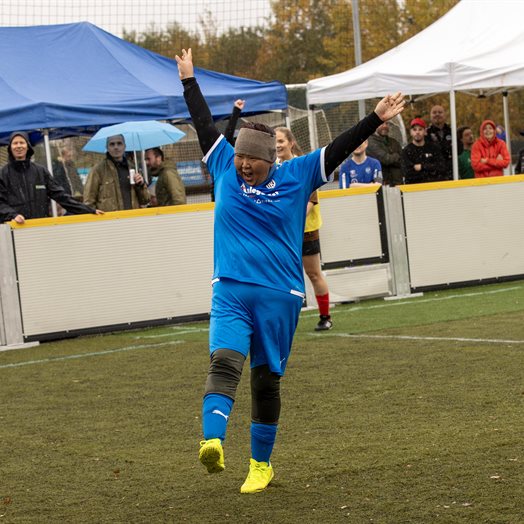 EM i gatefotball på Myhrer - Med lærkula som bro