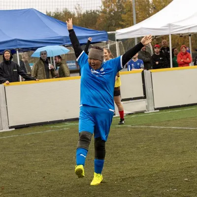 EM i gatefotball på Myhrer - Med lærkula som bro EM i gatefotball på Myhrer - Med lærkula som bro