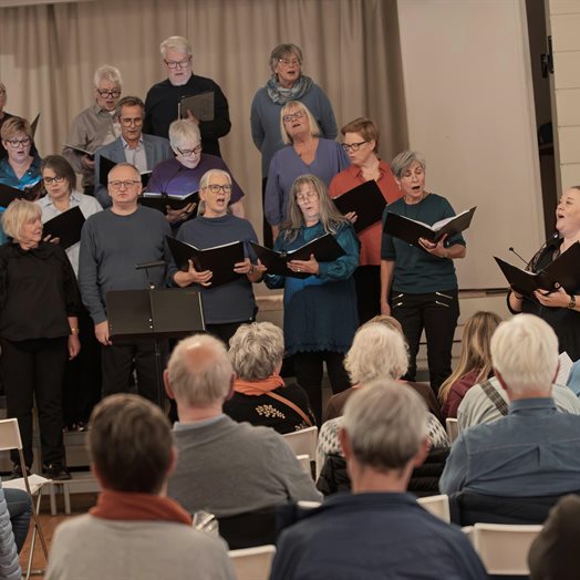 Sang så taket løftet seg – nesten