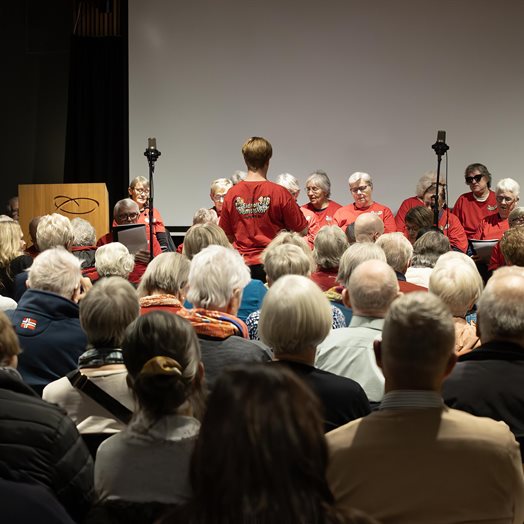 En hjertevarm kveld med demenskoret