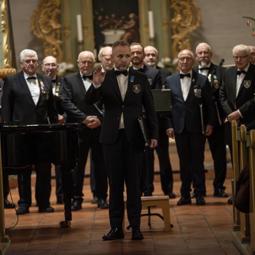 Mannskoret sang jula inn - Same procedure as every year