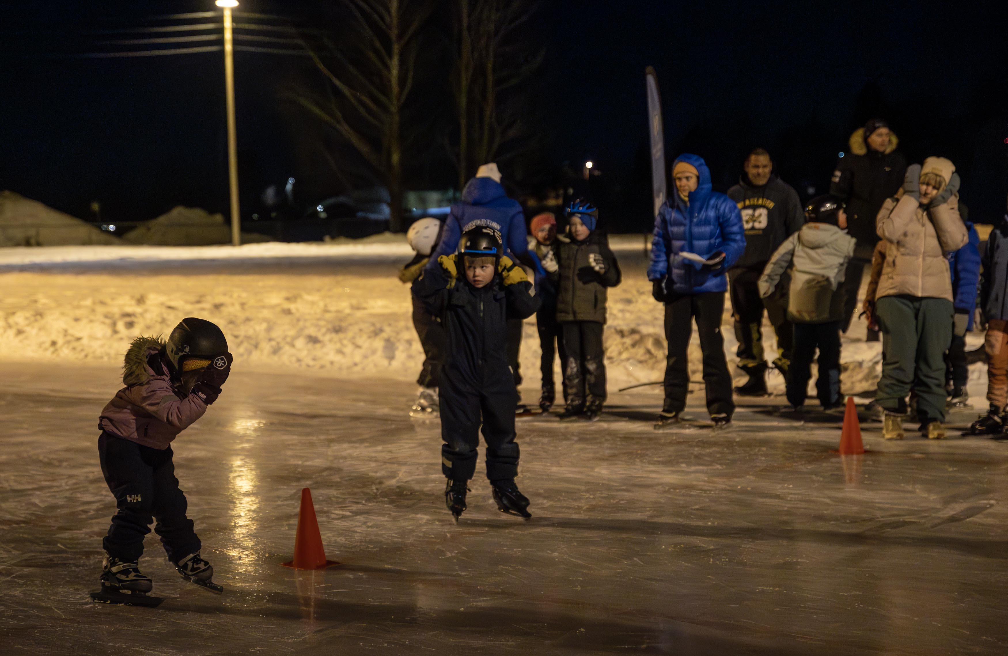 Tirsdag var det klubbløp på Myhrer, og mange av de aller yngste hadde så respekt for startpistolen at de måtte holde for ørene