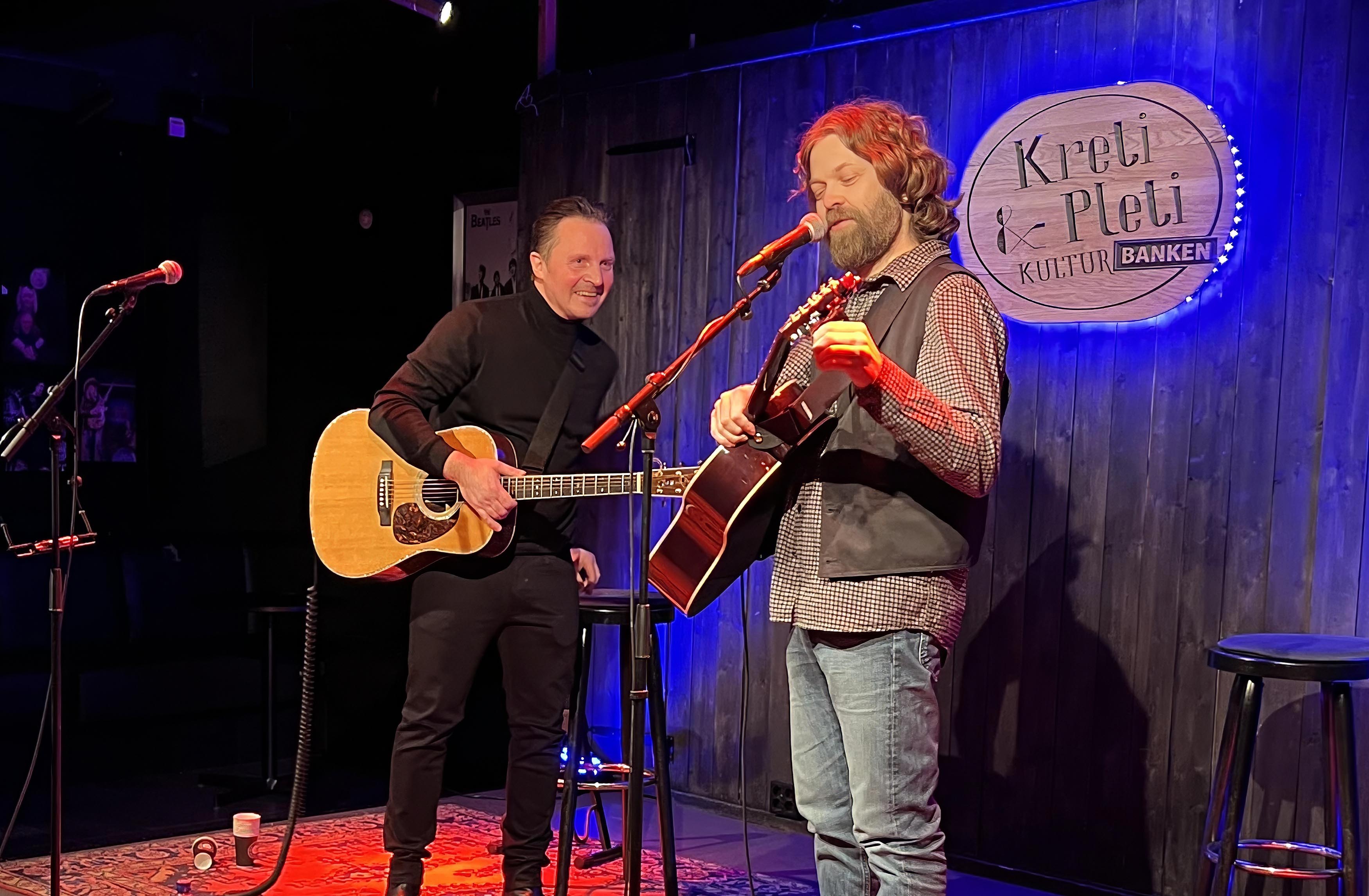For tre uker siden spilte Morten Aanerud og Einar Duenger Bøhn på Kulturbanken Kreti & Pleti på Jessheim For tre uker siden spilte Morten Aanerud og Einar Duenger Bøhn på Kulturbanken Kreti & Pleti på Jessheim