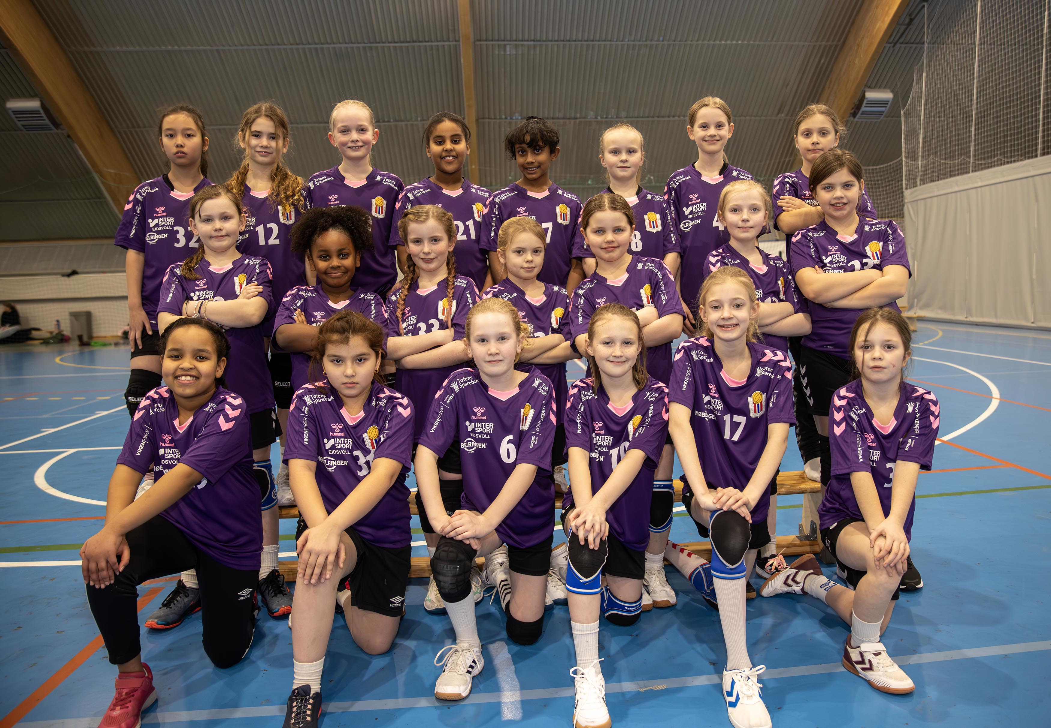 Se så fine drakter vi har fått oss