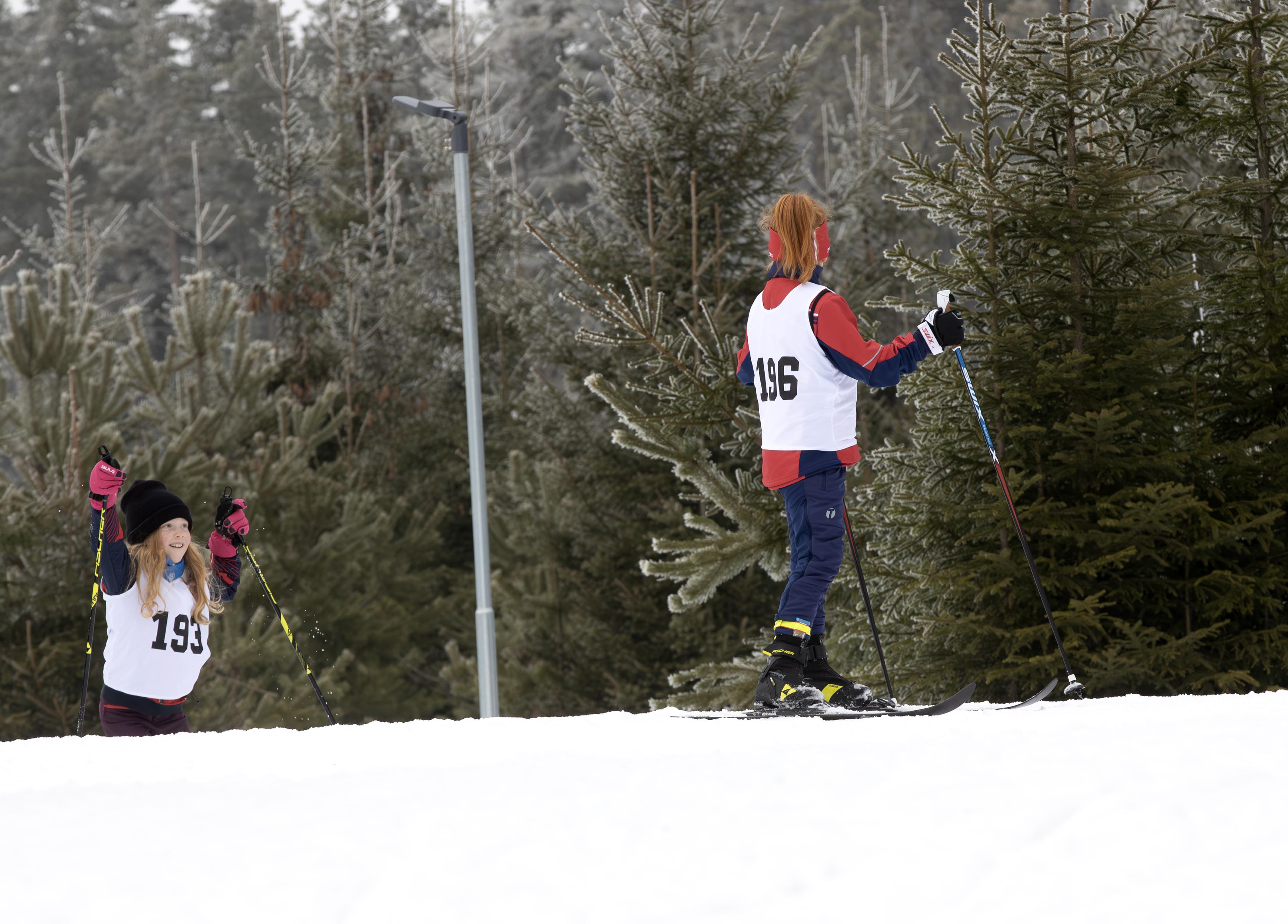 8-åringene Amalie Sofie Østerholt Skaarer (196) og Aurora Eikaas Antonsen (193) hadde blitt enige om å gå sammen, og da må man jo vente på hverandre 8-åringene Amalie Sofie Østerholt Skaarer (196) og Aurora Eikaas Antonsen (193) hadde blitt enige om å gå sammen, og da må man jo vente på hverandre