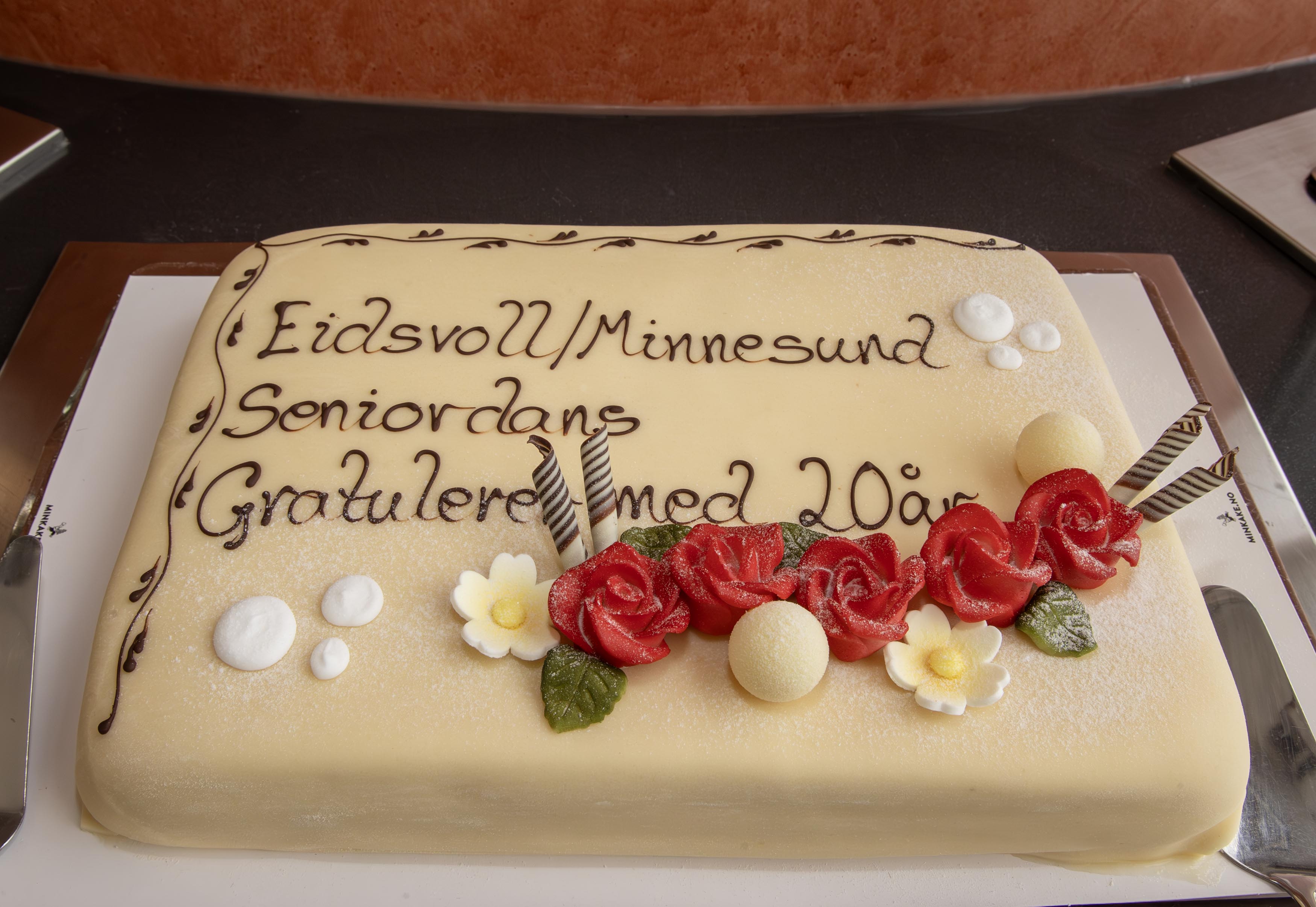 Jubileumsmarsipankaken - mens den ennå var urørt....