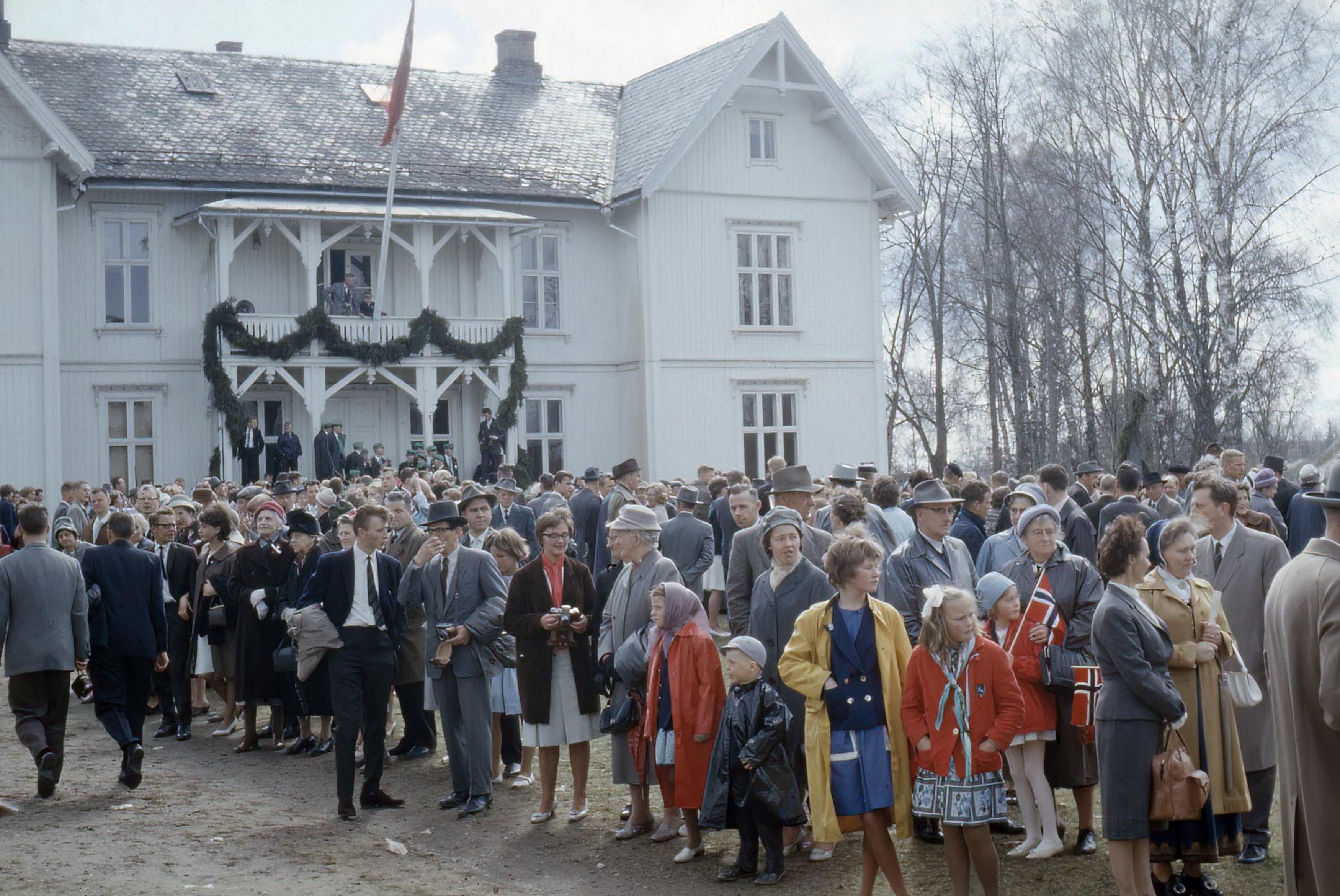 17. mai utenfor Tingvoll 17. mai utenfor Tingvoll