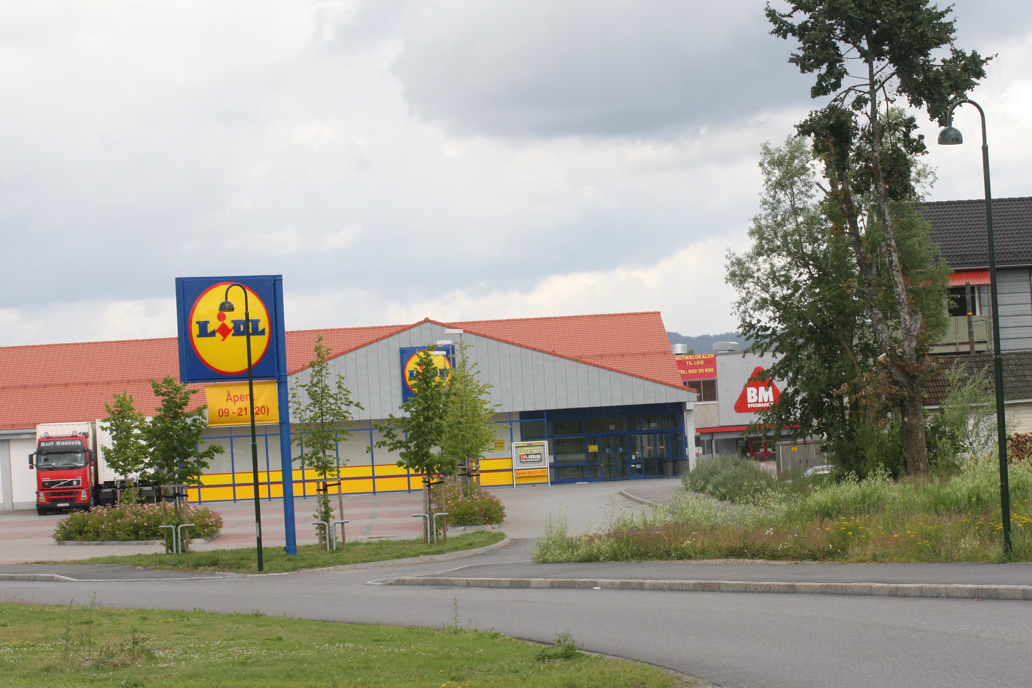 Da Lidl ga opp i 2008 ble bygget stående tomt et par år før Posten flyttet inn